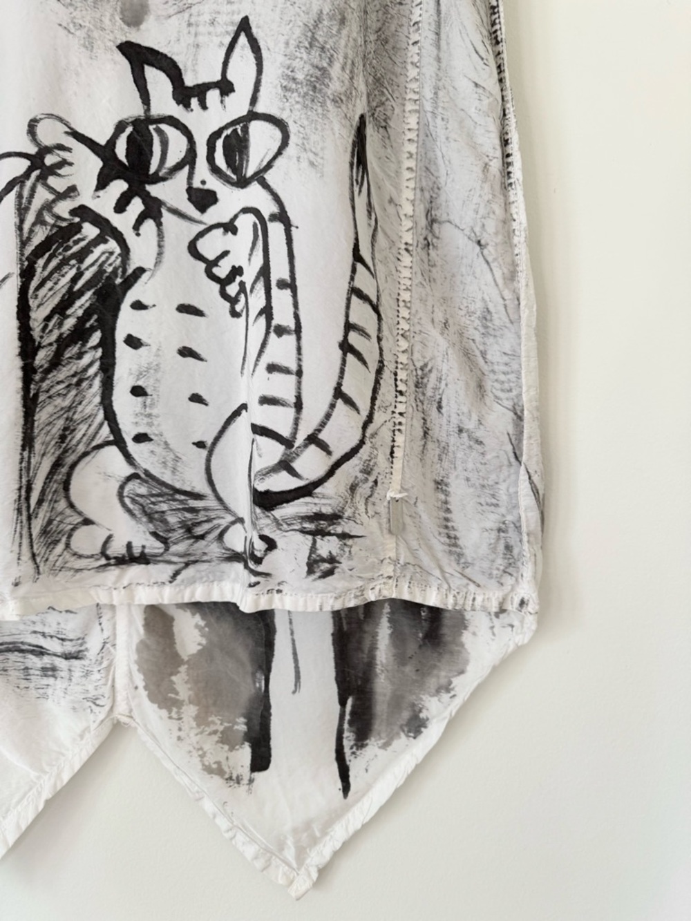 Skifo White Short-Sleeve Tunic Dress with Black Sketch Novelty Cat Print, Size M - Picture 8 of 12